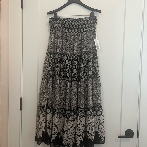CeCe Dresses & Skirts - NWT Cece Women's Printed Tiered Smock-Waist Maxi Skirt